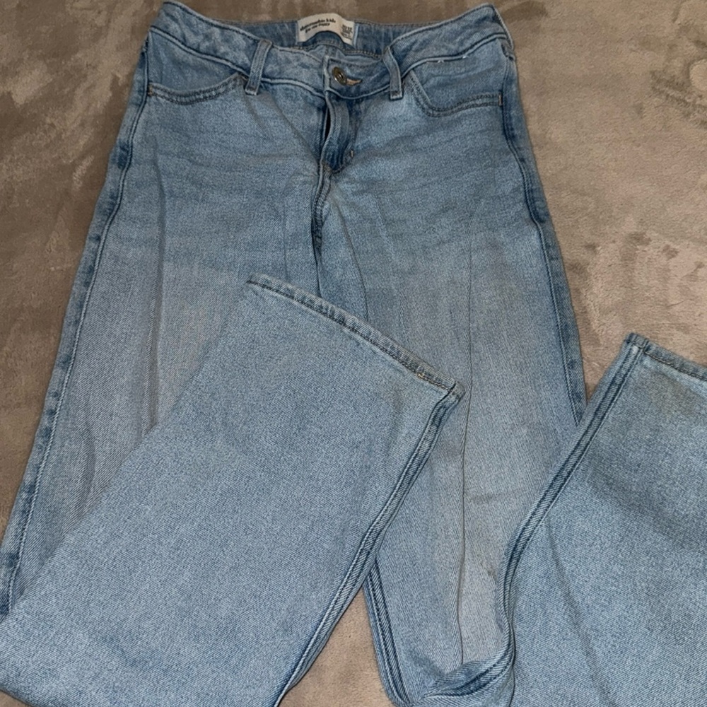 Girls low rise baggy jeans